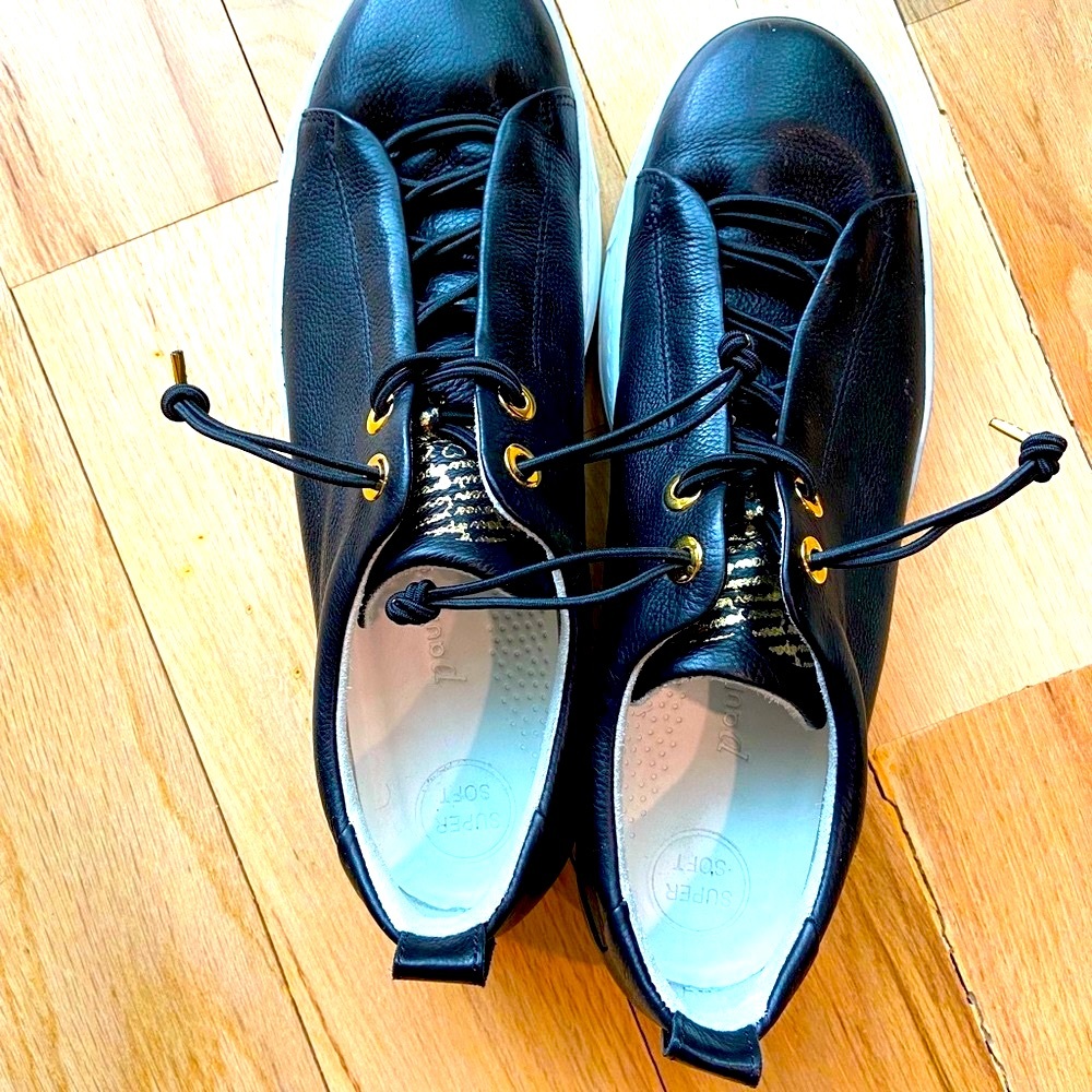 Paul Green Faye Leather Sneaker 10.5 - Black with gold elastic lace clasp